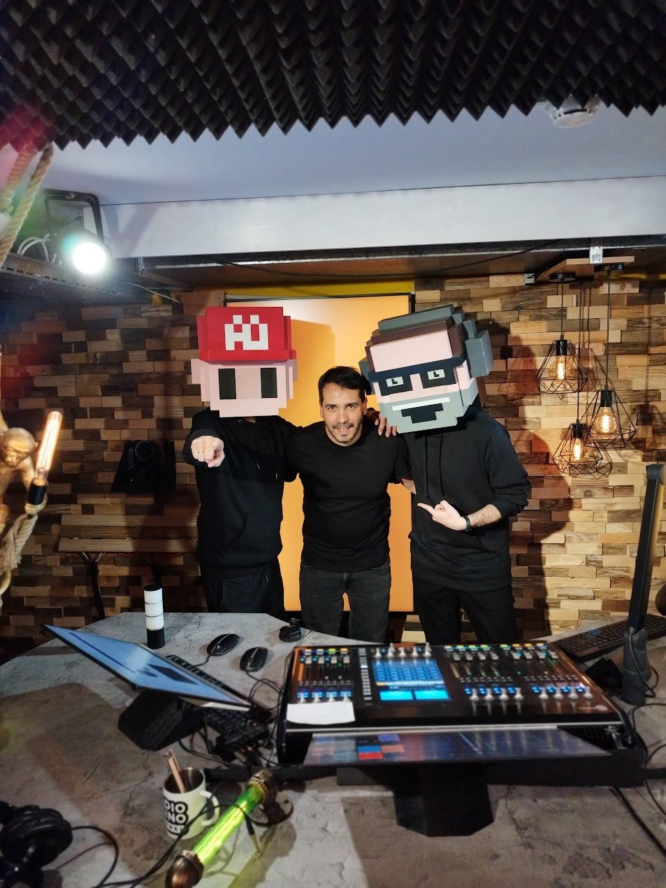 Matteo Vanetti with producers DaBrozz
